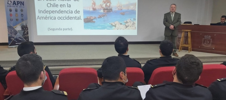 CONFERENCIA “EL PODER NAVAL DE CHILE EN LA INDEPENDENCIA DE AMÉRICA OCCIDENTAL” EN LA ACADEMIA POLITÉCNICA NAVAL.