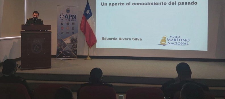 EXPOSITOR DEL MUSEO MARÍTIMO NACIONAL SE PRESENTA EN LA ACADEMIA POLITÉCNICA NAVAL.