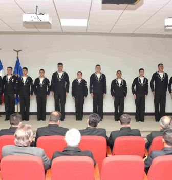 10 NUEVOS OPERADORES DE MÁQUINAS DE HERRAMIENTAS EGRESAN DE LA ACADEMIA POLITÉCNICA NAVAL.