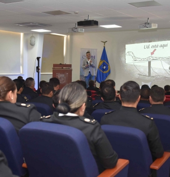 CONFERENCIA DE “MODELOS DE LENGUAJE: DESDE ENFOQUES TRADICIONALES HASTA NEURONALES” EN LA ACADEMIA POLITÉCNICA NAVAL.