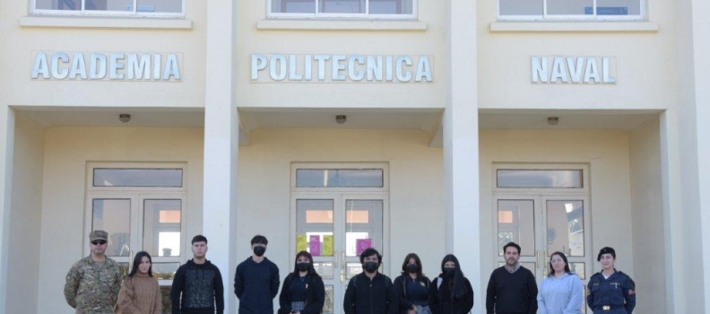 ALUMNOS DE COLEGIO CHILENO BRITÁNICO VISITARON LA ACADEMIA POLITÉCNICA NAVAL.