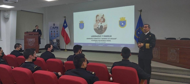 ACADEMIA POLITÉCNICA NAVAL EFECTUÓ CONFERENCIA “LIDERAZGO Y FAMILIA”.